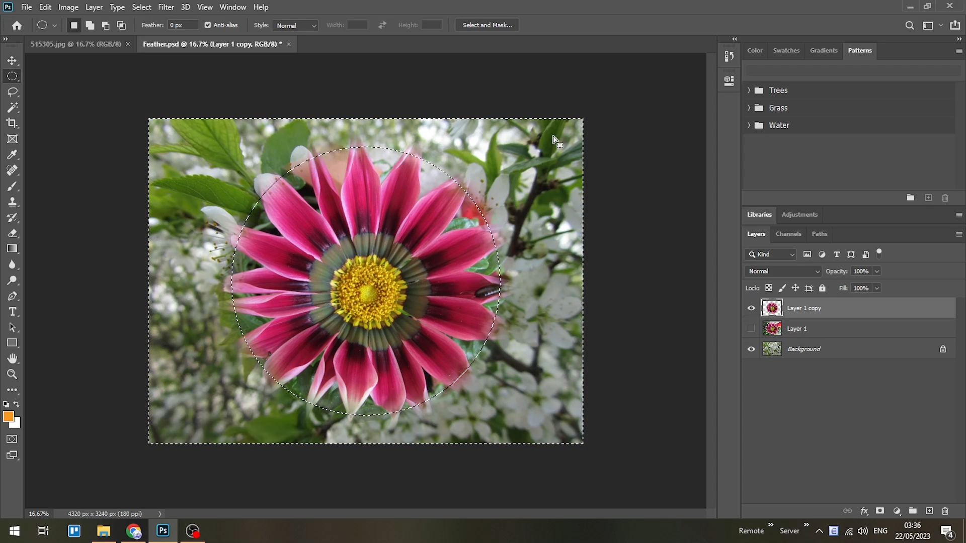 làm viền ảnh mờ dần bằng Adobe photoshop 6.png